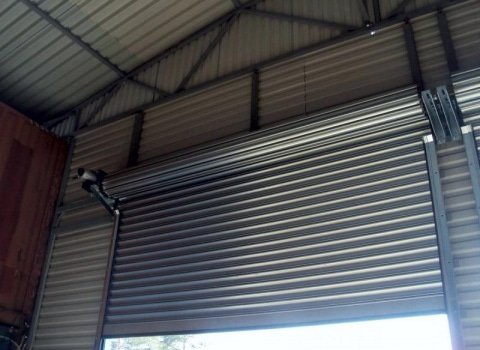 Скоростные рулонные ворота с вальным эл-ом, профиль RHS117, 7000X6000 мм купить по низкой цене в городе Геленджик