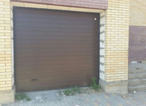 Гаражные секционные ворота Prestige «Alutech» (ш*в) 2400x2700 купить по низкой цене в городе Геленджик
