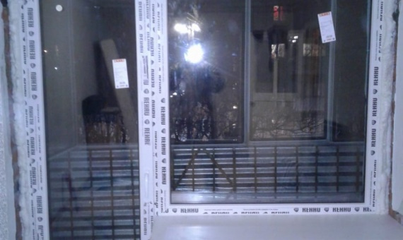 Дверь металлопластиковая "Rehau Blitz" (ш*в) 690*2080 и окно металлопластиковое Rehau Blitz (ш*в) 1150*1270,цвет белый купить по низкой цене в городе Геленджик