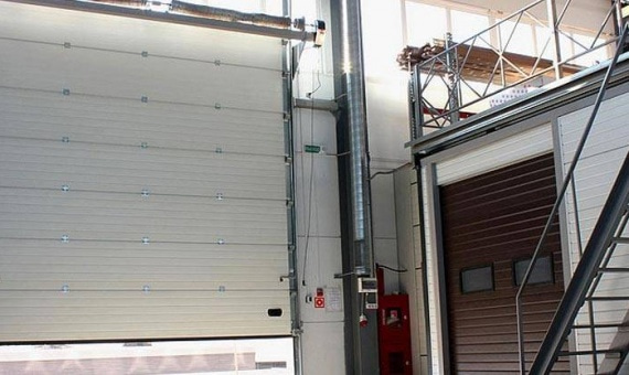 Ворота промышленные подъёмные ISD 01 Doorhan (ШхВ) 4000*4000 купить по низкой цене в городе Геленджик