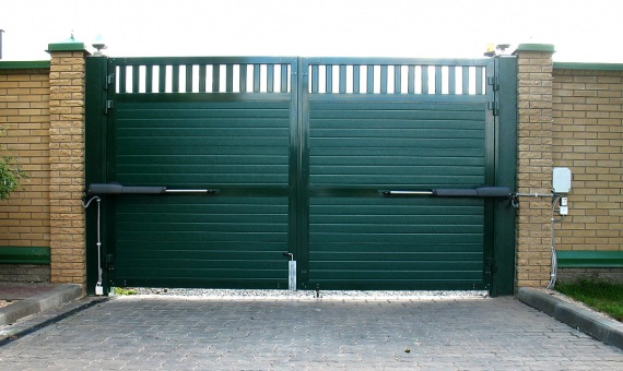 Распашные алюминиевые ворота Doorhan (ш*в) 3750х2100, RAL6005,доска купить по низкой цене в городе Геленджик